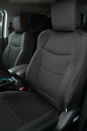 Pokrowce na fotele samochodowe ISUZU D-Max 2020- żakard 5 os.