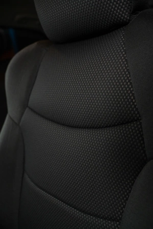 Pokrowce na fotele samochodowe ISUZU D-Max 2020- ekoskóra 5 os.