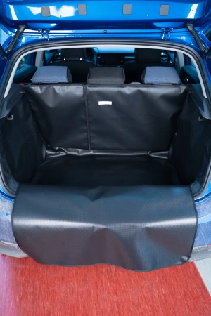 Mata do bagażnika Nissan Townstar 2021- 5os. skóra syntetyczna